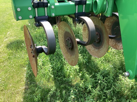 2021 John Deere 2730 Disk Ripper