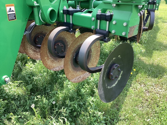 2021 John Deere 2730 Disk Ripper