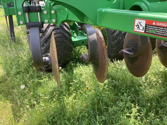 2021 John Deere 2730 Disk Ripper