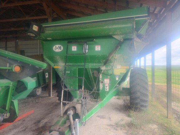 J&M 620 Grain Cart