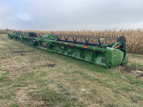 2017 John Deere 645FD Header Combine