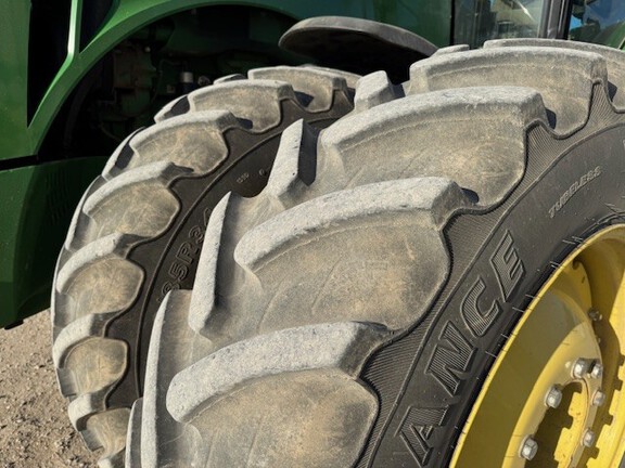 2011 John Deere 8360R Tractor