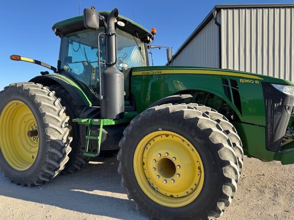 2011 John Deere 8360R Tractor