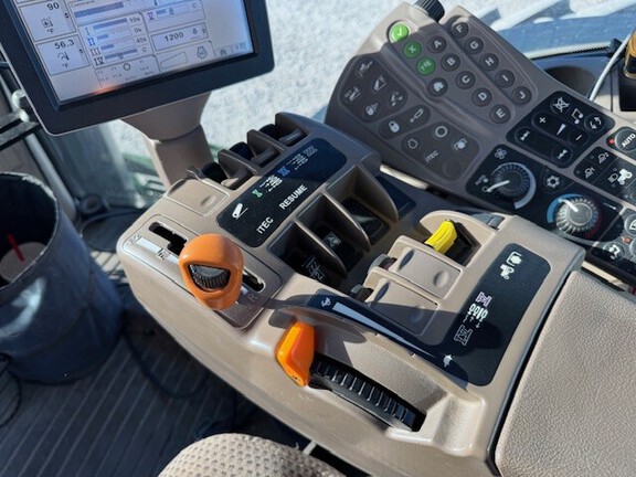 2011 John Deere 8360R Tractor