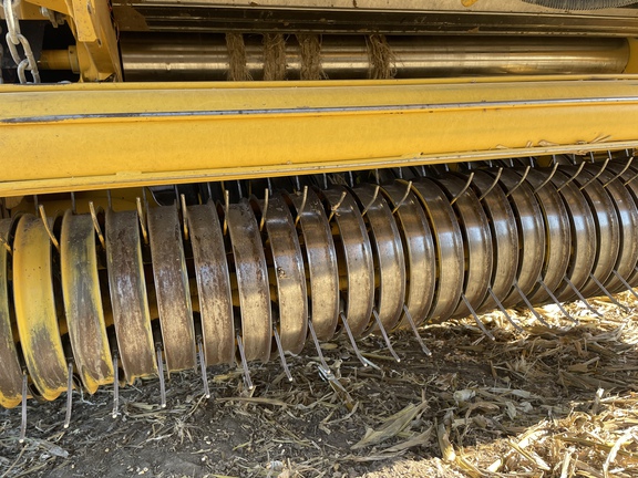 2022 New Holland Rollbelt 560 Baler/Round