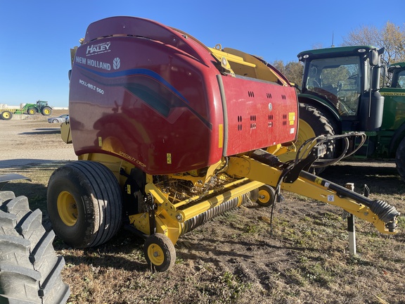 2022 New Holland Rollbelt 560 Baler/Round