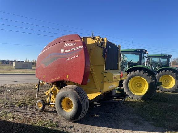 2022 New Holland Rollbelt 560 Baler/Round