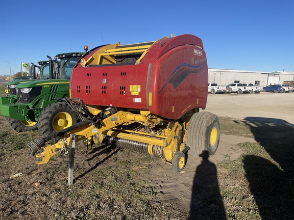 2022 New Holland Rollbelt 560 Baler/Round