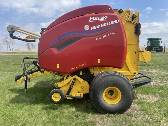 2022 New Holland Rollbelt 560 Baler/Round