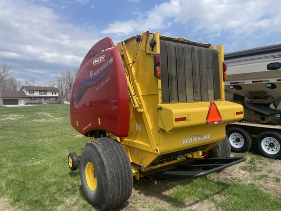 2022 New Holland Rollbelt 560 Baler/Round