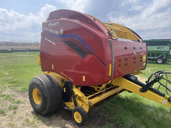 2022 New Holland Rollbelt 560 Baler/Round