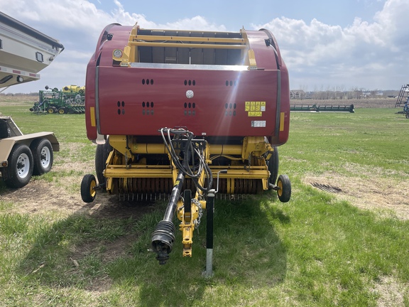 2022 New Holland Rollbelt 560 Baler/Round