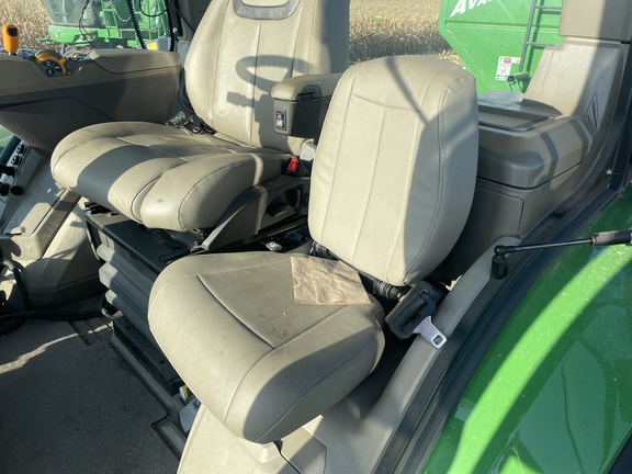 2023 John Deere 8R 410 Tractor