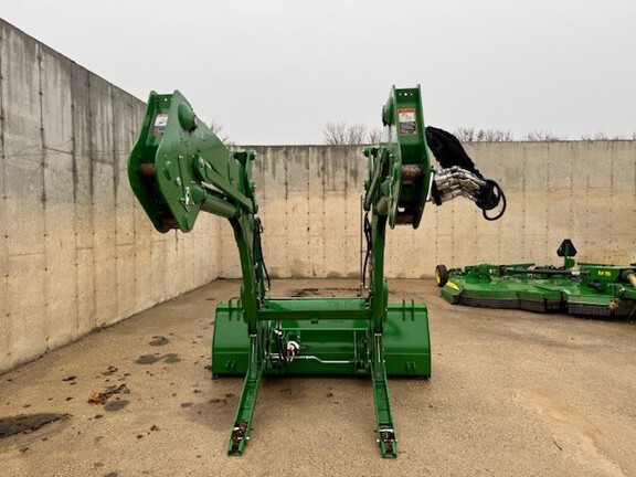 2024 John Deere 620R Loader