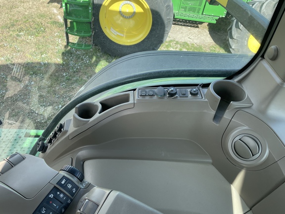 2022 John Deere 8R 410 Tractor