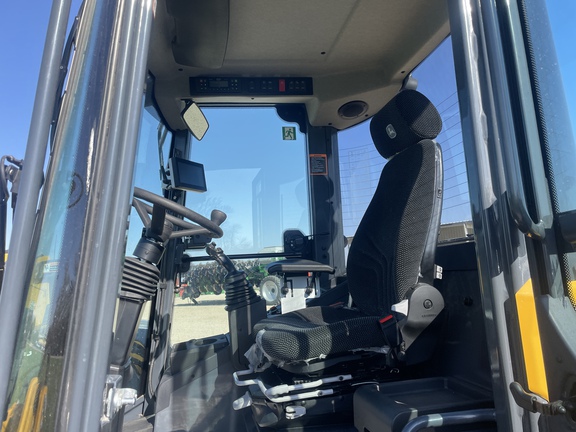 2024 John Deere 244 P Compact Utility Loader