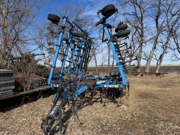 DMI TM-32 Field Cultivator