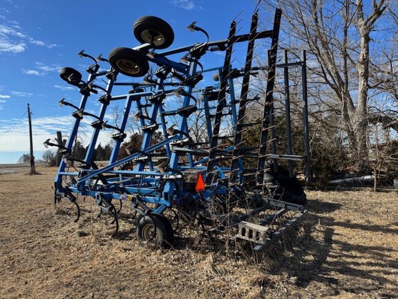 DMI TM-32 Field Cultivator