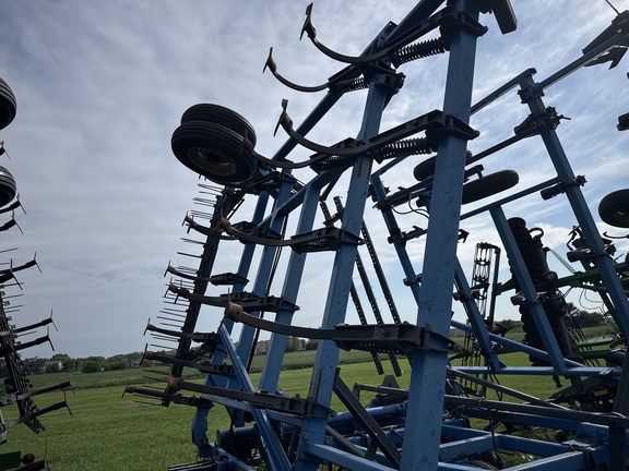 DMI TM-32 Field Cultivator