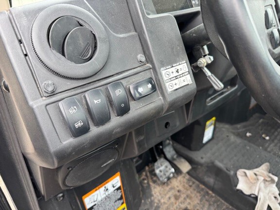 2023 John Deere XUV 835M ATV