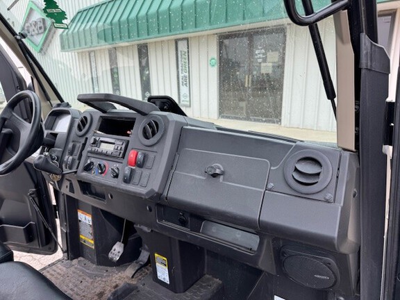 2023 John Deere XUV 835M ATV