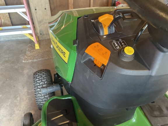2023 John Deere S220 Garden Tractor