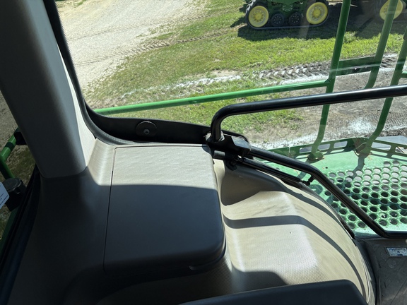 2019 John Deere R4045 Sprayer/High Clearance