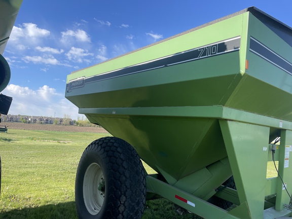 Parker 710 Grain Cart