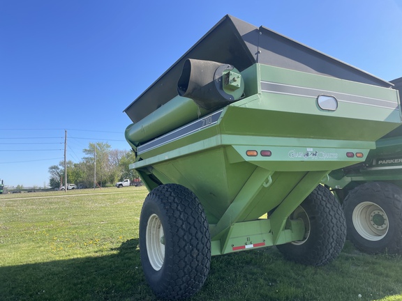 Parker 710 Grain Cart