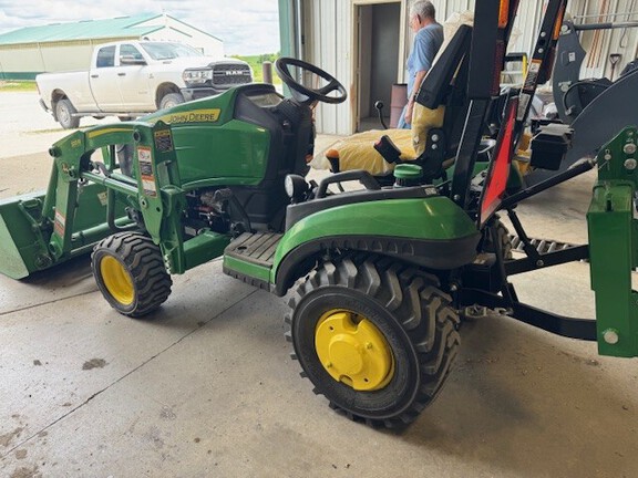2021 John Deere 1025R Tractor Compact