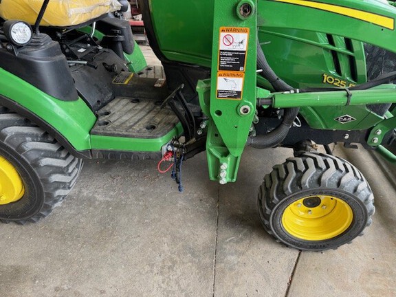2021 John Deere 1025R Tractor Compact