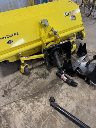 2021 John Deere 1025R Tractor Compact