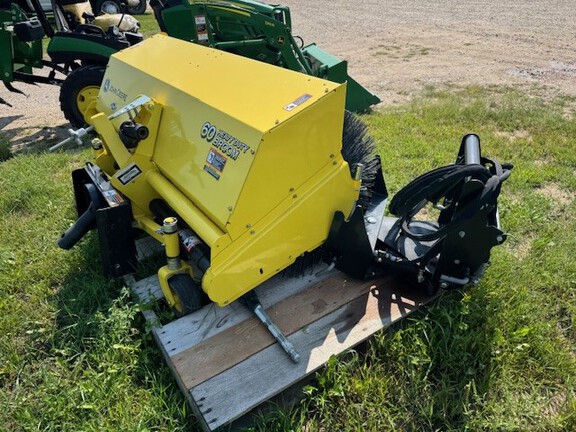 2021 John Deere 1025R Tractor Compact