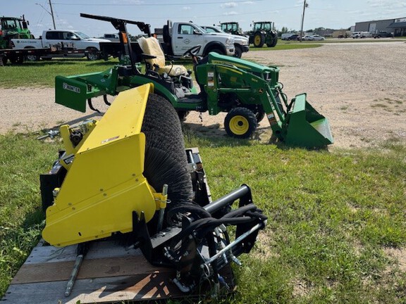 2021 John Deere 1025R Tractor Compact
