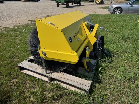 2021 John Deere 1025R Tractor Compact