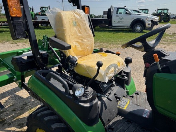 2021 John Deere 1025R Tractor Compact