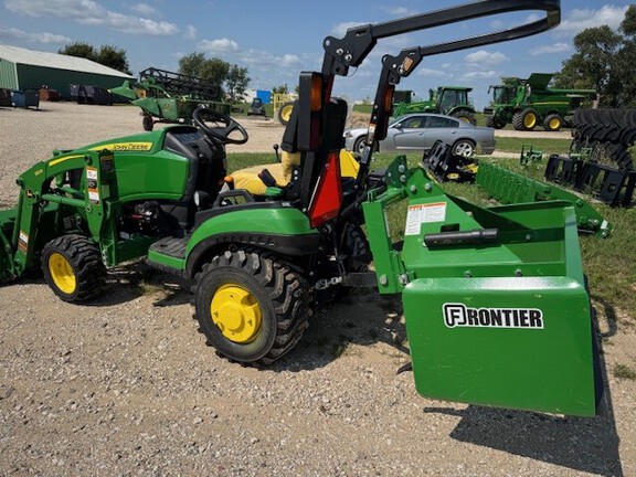 2021 John Deere 1025R Tractor Compact