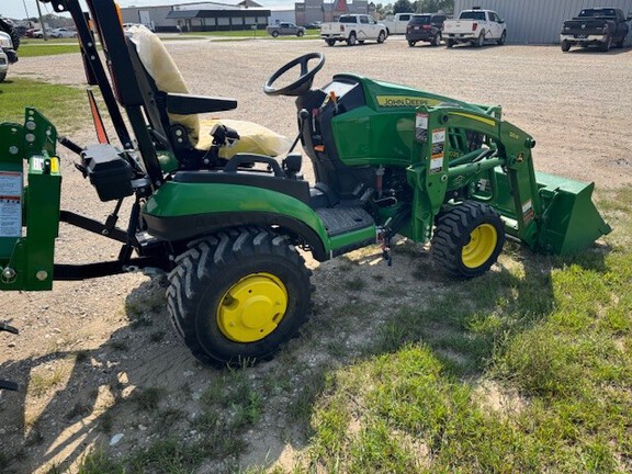 2021 John Deere 1025R Tractor Compact