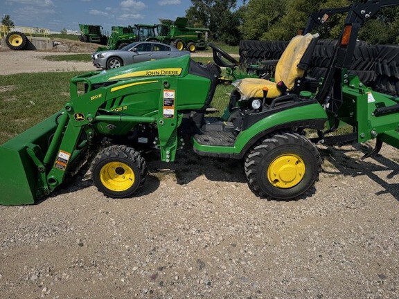 2021 John Deere 1025R Tractor Compact