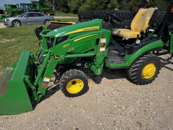 2021 John Deere 1025R Tractor Compact