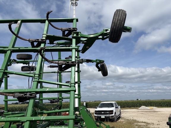 2011 John Deere 2410 Chisel Plow