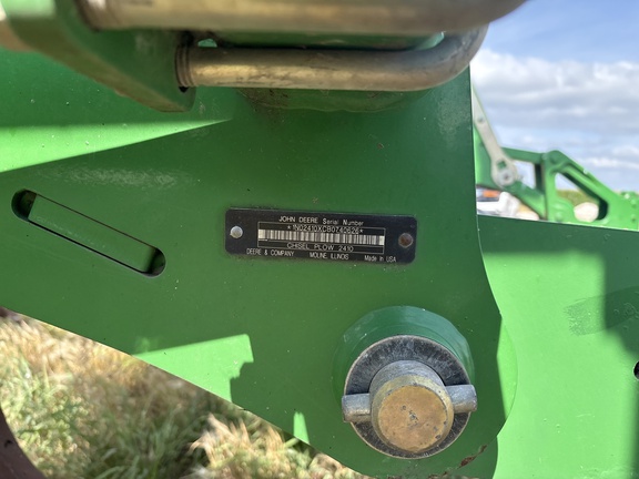 2011 John Deere 2410 Chisel Plow