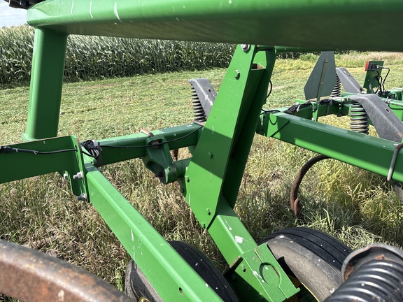 2011 John Deere 2410 Chisel Plow