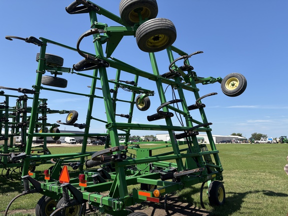 2011 John Deere 2410 Chisel Plow
