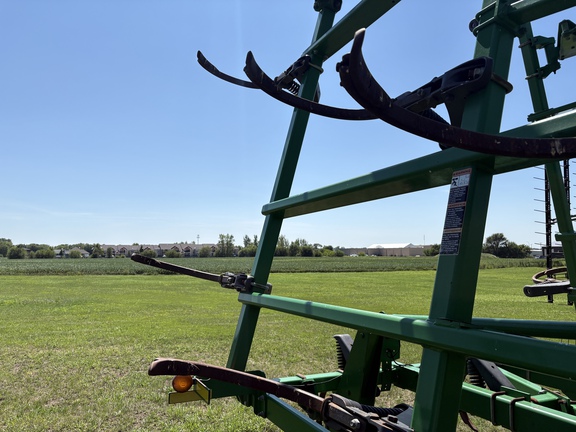 2011 John Deere 2410 Chisel Plow