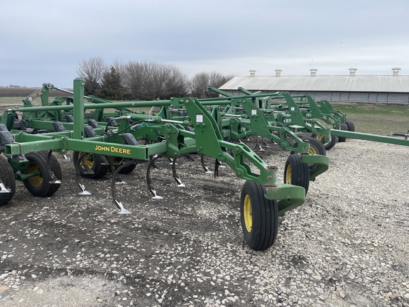 2008 John Deere 2210 Field Cultivator