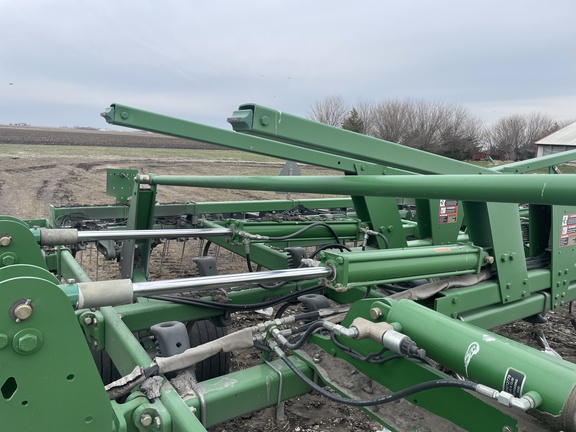 2008 John Deere 2210 Field Cultivator