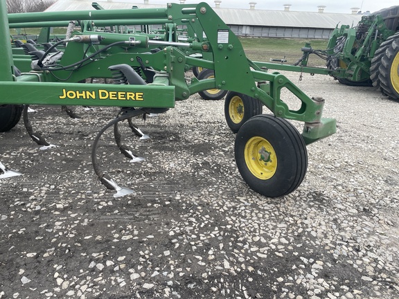 2008 John Deere 2210 Field Cultivator