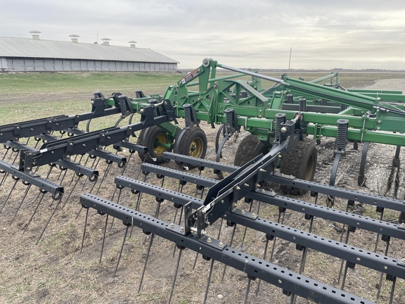 2008 John Deere 2210 Field Cultivator