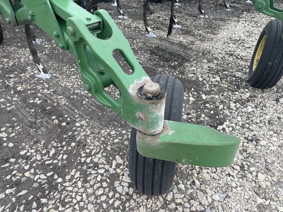 2008 John Deere 2210 Field Cultivator
